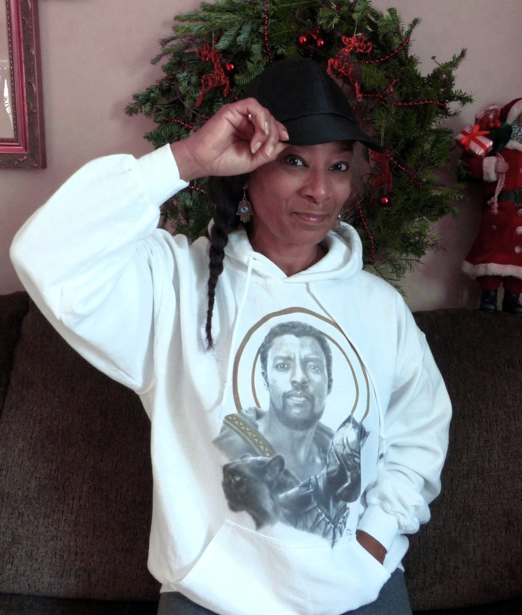 Chadwick Boseman/Black Panther Sweatshirt Lg $60