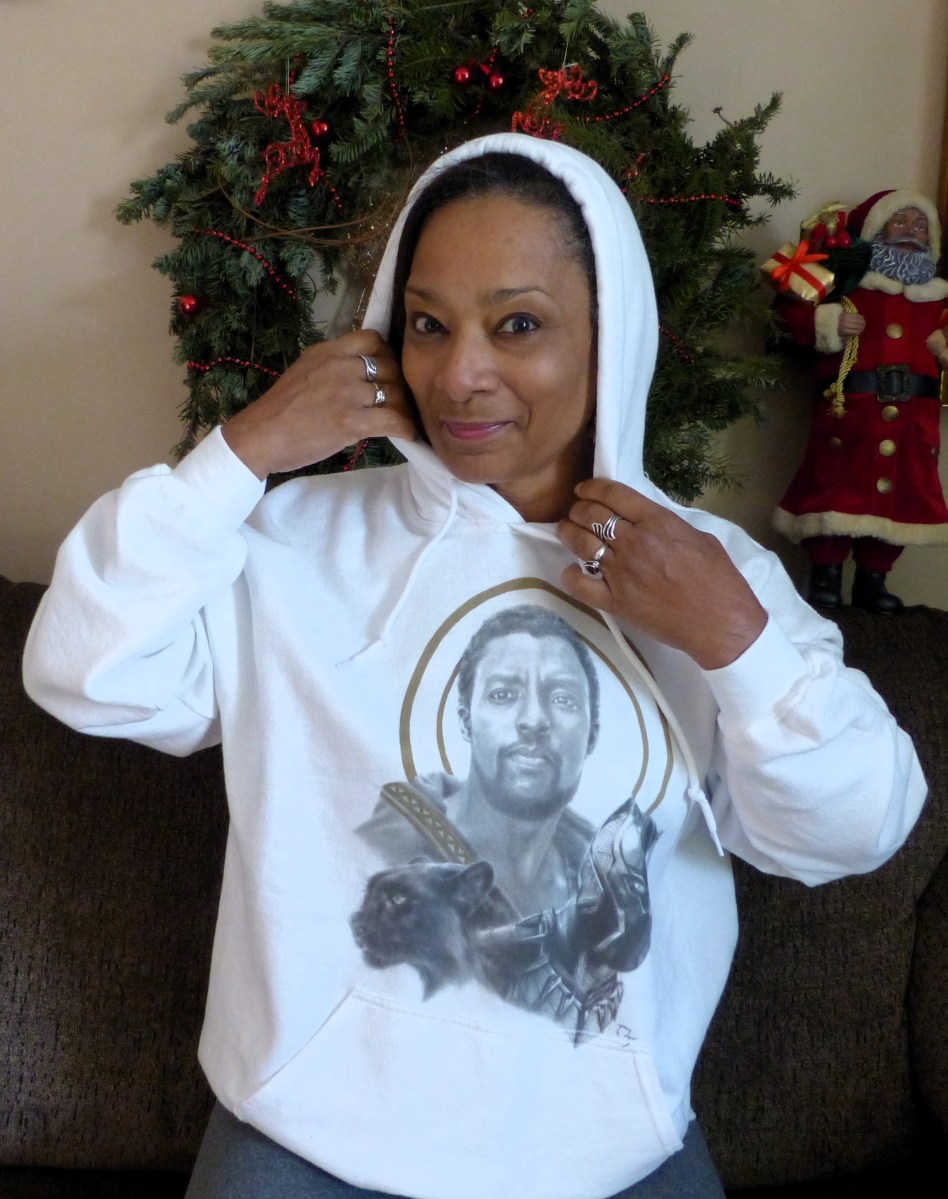 Chadwick Boseman/Black Panther Sweatshirt Lg $60